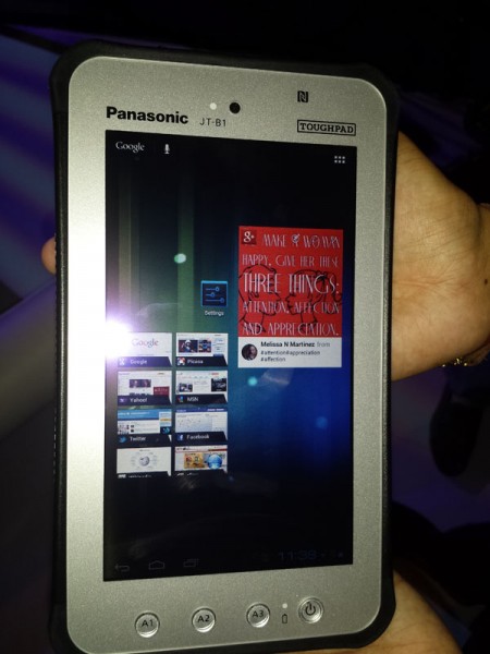 Panasonic ra máy tính bảng Toughpad 7 inch siêu bền ảnh 2